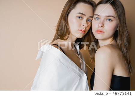 Nude Twin Girls