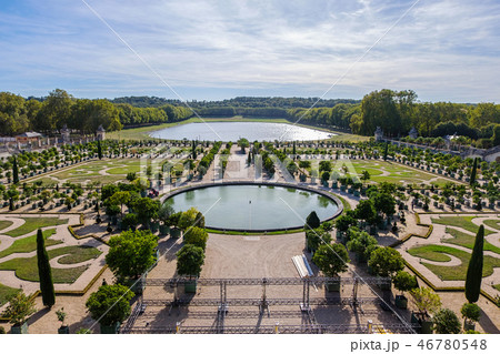 Moring shot of the Versailles' garden in Paris Moring shot of the Versailles' garden in Paris 46780548