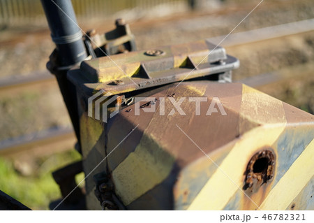 踏切 錆びついた遮断器 46782321