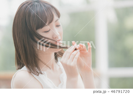 young woman 46791720