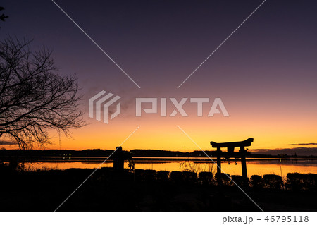 牛久沼七浦弁財天の初日の出 46795118