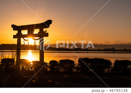 牛久沼七浦弁財天の初日の出 46795136