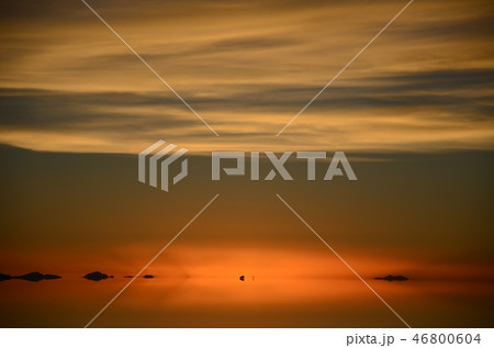 ウユニ塩湖 夕日 ウユニ塩湖 夕日 46800604