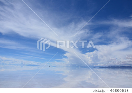 ウユニ塩湖 46800613