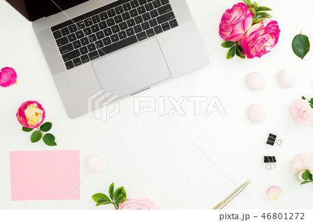 Frame with laptop, envelope, pen and roses flowers Frame with laptop, envelope, pen and roses flowers 46801272