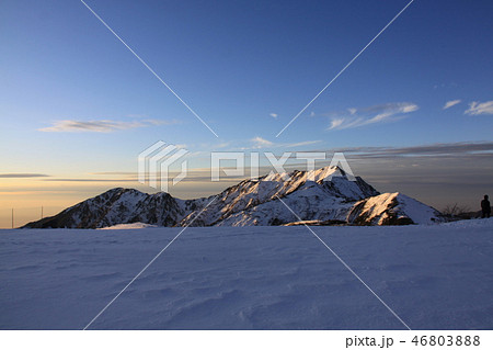 室堂から見た奥大日岳と雪原（富山県、室堂より撮影） 46803888