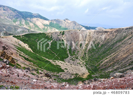 福島県　東連峰　吾妻小富士の噴火口 46809783