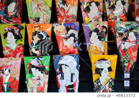 浅草　浅草寺の羽子板市 46813572