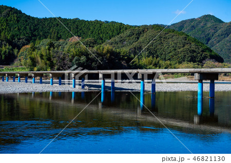 四万十川と沈下橋 46821130