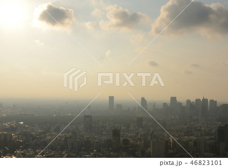 PM2.5でかすむ新宿副都心 46823101