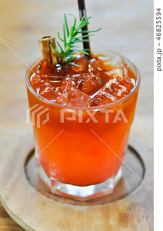 lemon tea or cold brew coffee lemon tea or cold brew coffee 46825594