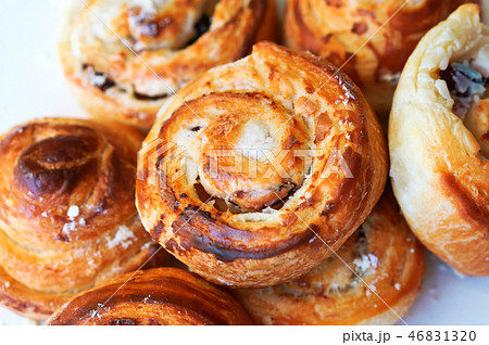 rolls with cottage cheese and raisins rolls with cottage cheese and raisins 46831320