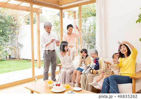 大家族 四世代 ファミリーイメージ 大家族 四世代 ファミリーイメージ 46835262