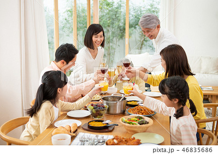 大家族 四世代 ファミリーイメージ 大家族 四世代 ファミリーイメージ 46835686
