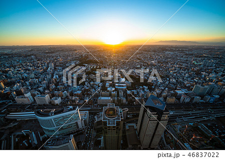 《神奈川県》横浜市・住宅街の夕景 46837022