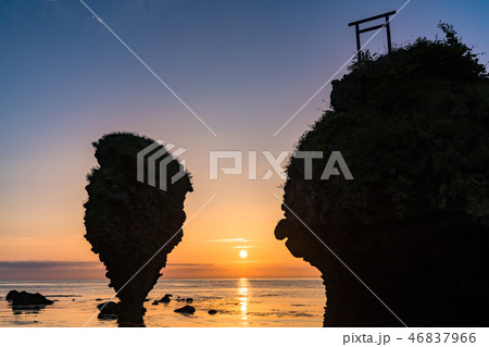 《北海道》えびす岩と大黒岩・日の出 《北海道》えびす岩と大黒岩・日の出 46837966