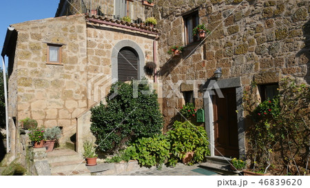 イタリア中世の街チビタ イタリア中世の街チビタ 46839620