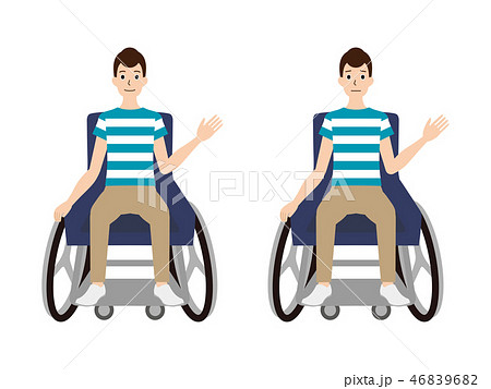 車椅子に乗って手を上げる男性 46839682
