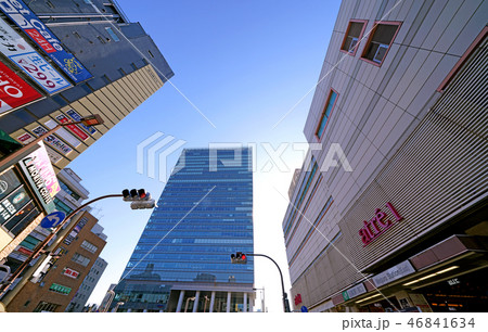日本の東京都市景観 目黒駅(東口)前の街並みを望む 日本の東京都市景観 目黒駅(東口)前の街並みを望む 46841634