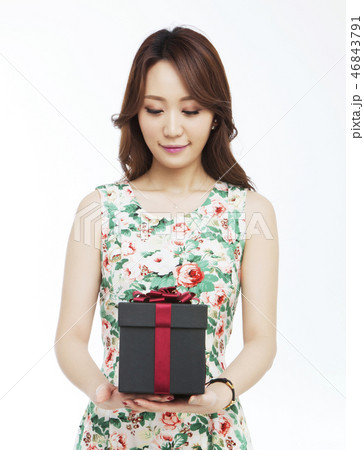 ワンピース 若い女性 韓国人 46843791