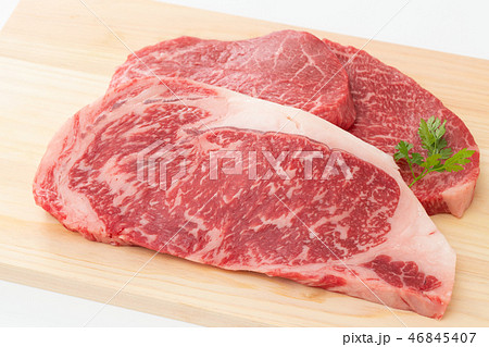 牛　もも肉　サーロイン　ステーキ肉 46845407