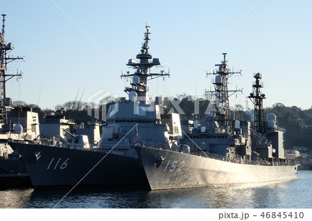 護衛艦てるづき と やまぎり 46845410