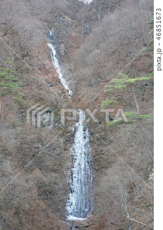 中之条町冬の不動の滝 46851673