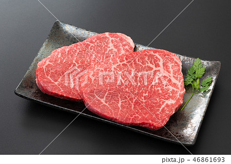 牛もも肉　ステーキ肉 46861693