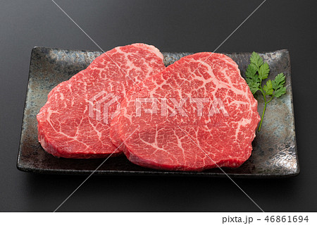 牛もも肉　ステーキ肉 46861694