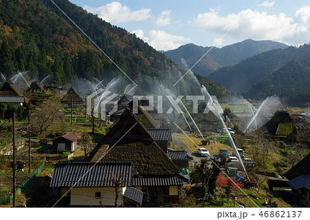 合掌造り、茅葺き集落の放水、京都美山 合掌造り、茅葺き集落の放水、京都美山 46862137