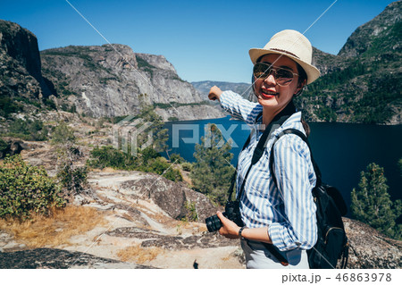 asian backpacker visit yosemite national park asian backpacker visit yosemite national park 46863978
