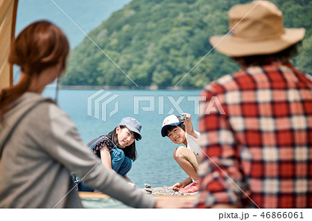 家族旅行 湖 キャンプ 家族旅行 湖 キャンプ 46866061