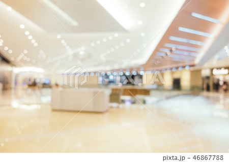 Abstract blur and defocused shopping mall of department store interior 46867788