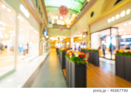 Abstract blur and defocused shopping mall of department store Abstract blur and defocused shopping mall of department store 46867790