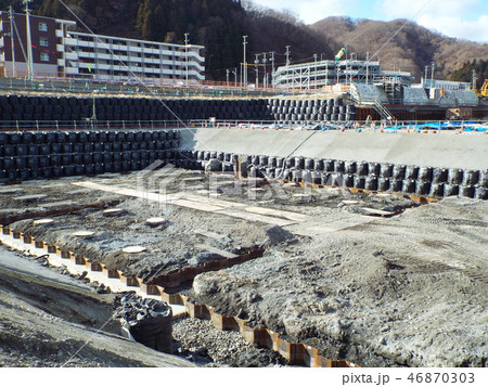 津波対策の水門の基礎工事 津波対策の水門の基礎工事 46870303