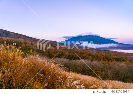 Beautiful fuji mountain in yamanakako or yamanaka lake Beautiful fuji mountain in yamanakako or yamanaka lake 46870644