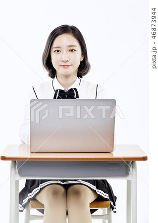 中学生 高校生 女性 46873944