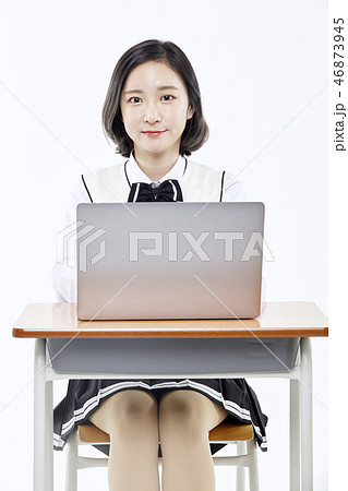 中学生 高校生 女性 46873945