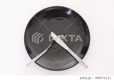 カトラリーによる不満足の合図 46874111