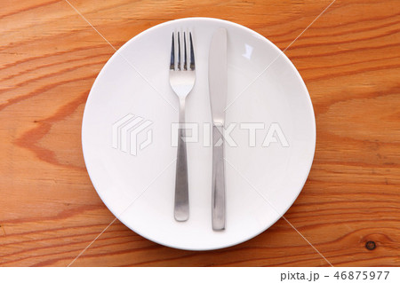 カトラリーによる食事終了の合図 46875977