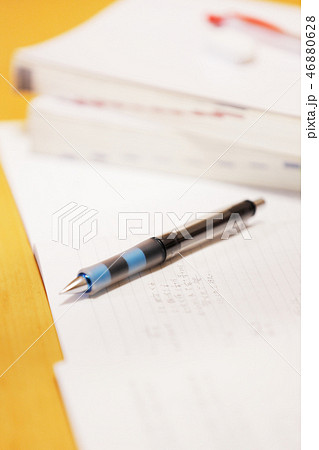 数学のノートとペン 46880628