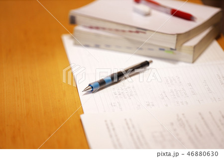 数学のノートとペン 46880630
