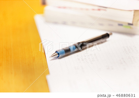 数学のノートとペン 46880631
