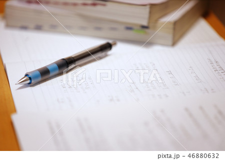 数学のノートとペン 46880632
