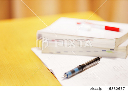 数学のノートとペン 46880637