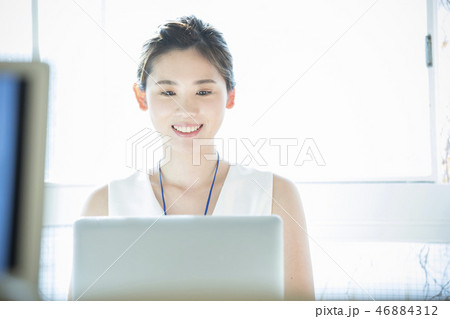 ビジネスウーマン 46884312