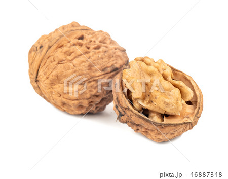 Walnut with half 46887348