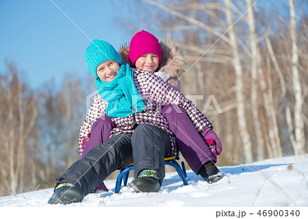 Winter activity 46900340
