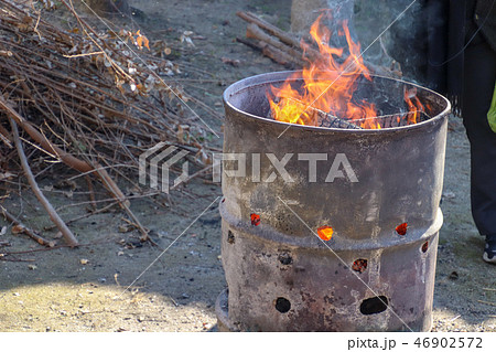 ドラム缶で焚火 ドラム缶で焚火 46902572