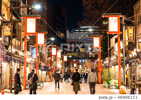 東京都》浅草・夜の伝法院通りの写真素材 [46906151] - PIXTA